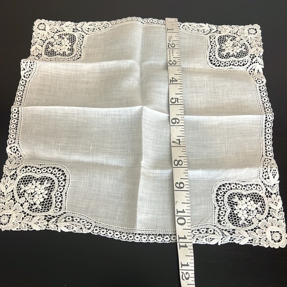 Vintage Handkerchiefs, bundle of 10. Very delicate hand embroidery, cotton - Picture 9 of 16